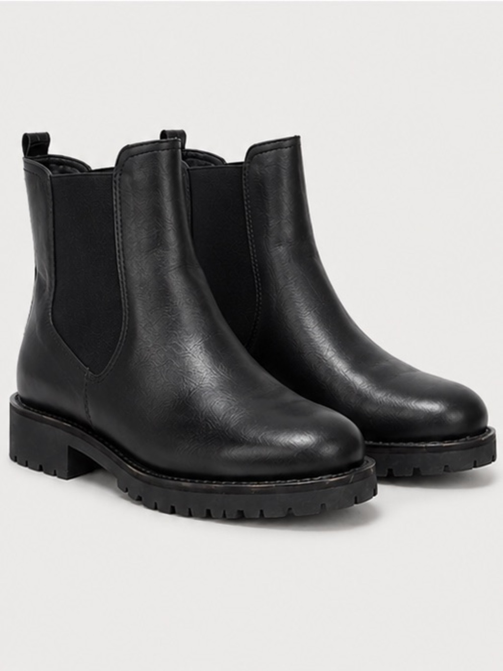 Sam Edelman Jaclyn Black Chelsea Lug Sole Ankle Boots - Women's 9.5